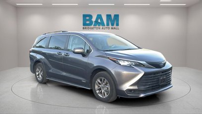Used 2021 Toyota Sienna LE