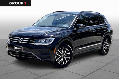 Used 2021 Volkswagen Tiguan SE w/ Panoramic Sunroof Package