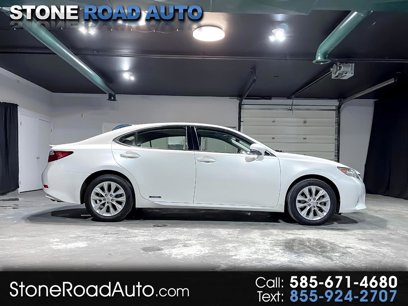Used 2014 Lexus ES 300h w/ Premium Package w/Bamboo Trim