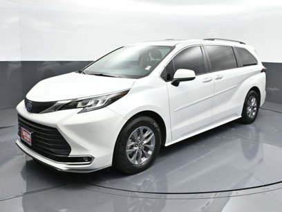 Certified 2022 Toyota Sienna XLE