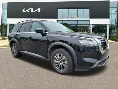 Used 2022 Nissan Pathfinder SV w/ SV Premium Package
