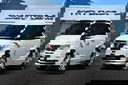 Used 2018 Dodge Grand Caravan SE w/ UConnect Hands-Free Group