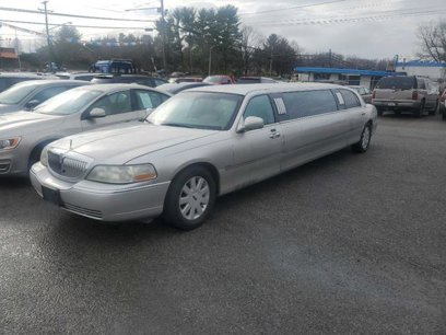 Used 2005 Lincoln Town Car Executive
