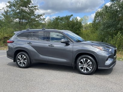 Used 2022 Toyota Highlander XLE