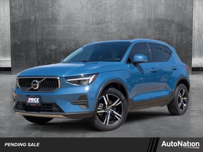 Used 2023 Volvo XC40 B4 Core w/ Convenience Package
