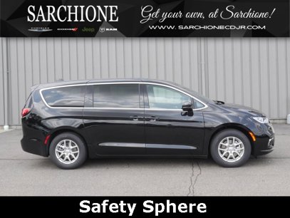 New 2025 Chrysler Pacifica Select