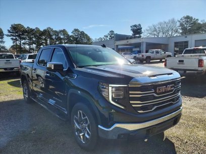 New 2025 GMC Sierra 1500 SLT w/ SLT Premium Package