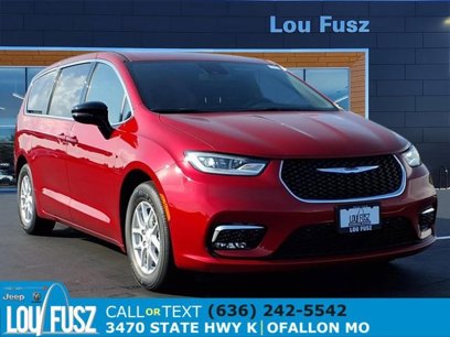 New 2025 Chrysler Pacifica Select