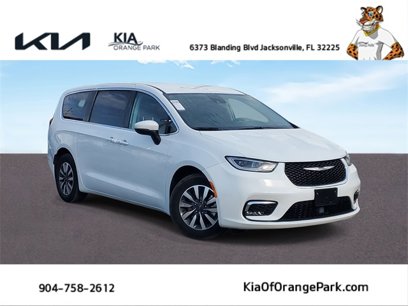 Used 2023 Chrysler Pacifica Touring-L