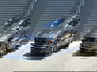 Certified 2022 Porsche Macan w/ Premium Package Plus