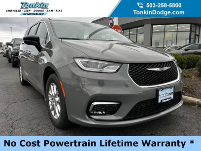 New 2025 Chrysler Pacifica Select
