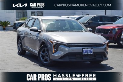 New 2025 Kia K4 LXS
