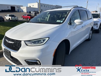 Used 2022 Chrysler Pacifica Touring-L