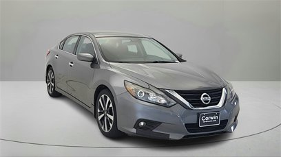 Used 2016 Nissan Altima 2.5 SR w/ LED Appearance Package