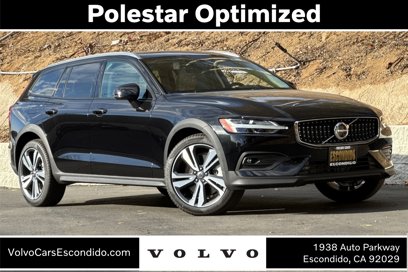 New 2025 Volvo V60 B5 Cross Country Plus w/ Protection Package Premier