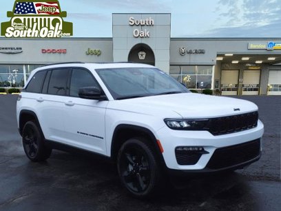 New 2025 Jeep Grand Cherokee Limited w/ Black Appearance Package