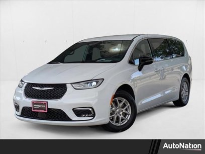 Used 2024 Chrysler Pacifica Touring