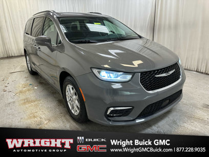 Used 2022 Chrysler Pacifica Touring-L