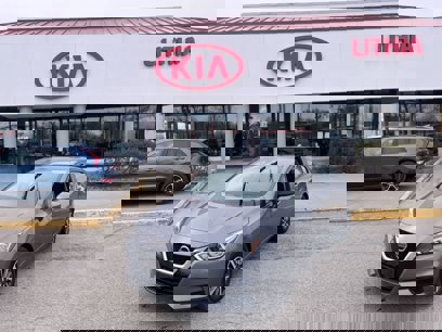 Used 2022 Nissan Versa SV