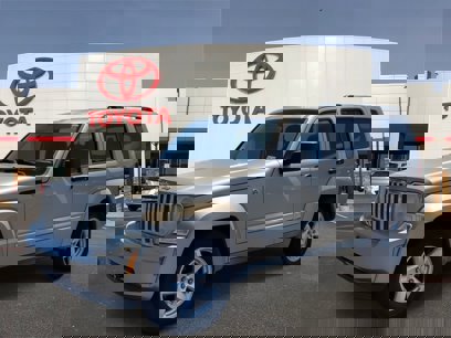 Used 2011 Jeep Liberty Limited w/ Trailer Tow Class III Group