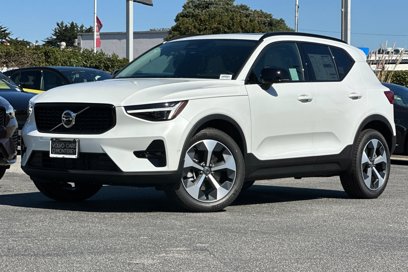 New 2025 Volvo XC40 B5 Plus w/ Protection Package Premier
