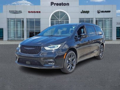 New 2025 Chrysler Pacifica Limited