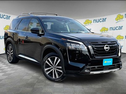 Used 2024 Nissan Pathfinder Platinum w/ Black Appearance Package