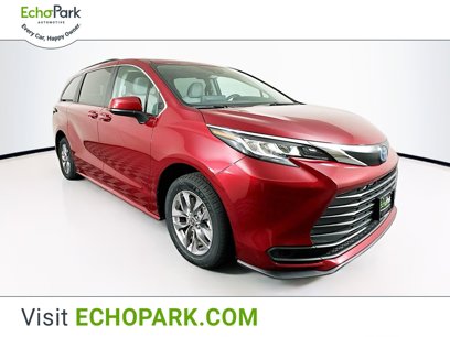 Used 2023 Toyota Sienna LE w/ LE Plus Package