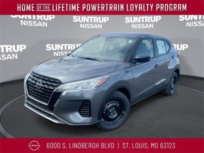 New 2025 Nissan Kicks Play S