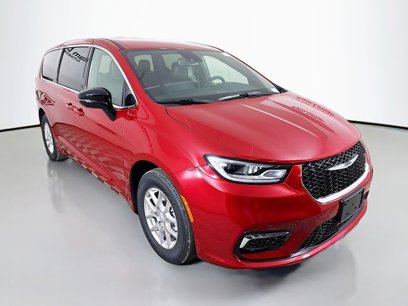 New 2025 Chrysler Pacifica Select