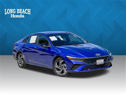 Used 2025 Hyundai Elantra Sport w/ Cargo Package