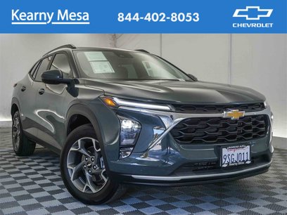 Certified 2025 Chevrolet Trax LT w/ Driver Confidence Package