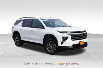 Certified 2025 Chevrolet Traverse LT w/ Driver Confidence Package