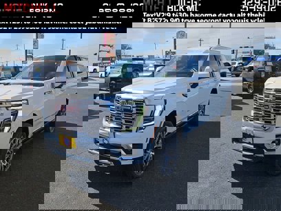 New 2025 GMC Yukon XL Denali w/ Sun & Power Step Package
