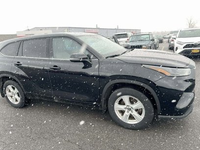 Used 2022 Toyota Highlander LE