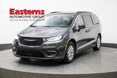 Used 2022 Chrysler Pacifica Touring-L