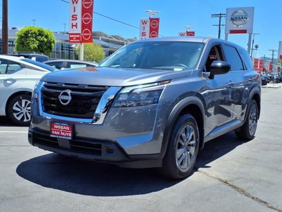 New 2025 Nissan Pathfinder S