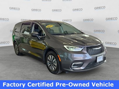 Used 2023 Chrysler Pacifica Touring-L