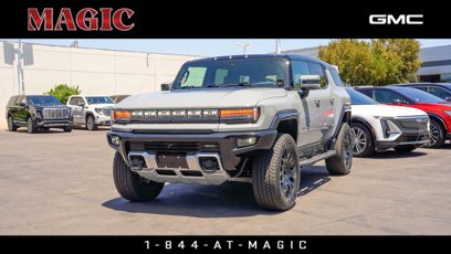 New 2024 GMC Hummer EV 2X w/ LPO, Illumination Package