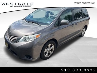 Used 2017 Toyota Sienna LE