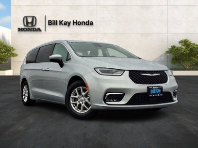 Used 2023 Chrysler Pacifica Touring-L
