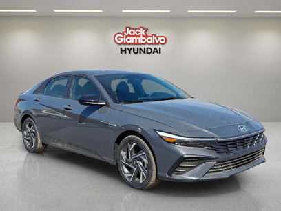 New 2025 Hyundai Elantra SEL w/ Cargo Package