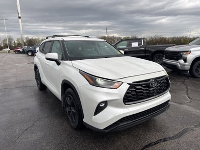 Used 2023 Toyota Highlander LE