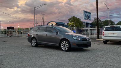 Used 2011 Volkswagen Jetta SE w/ Premium Pkg