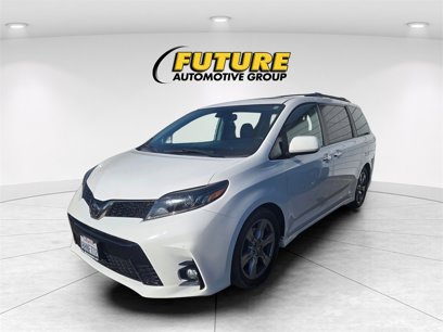 Used 2019 Toyota Sienna SE w/ SE Preferred Package
