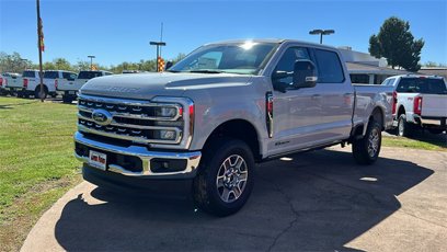 New 2025 Ford F250 4x4 Crew Cab Super Duty