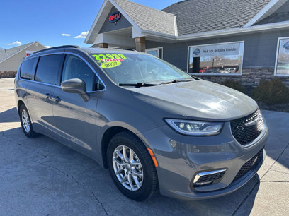 Used 2022 Chrysler Pacifica Touring-L