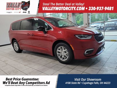 New 2026 Chrysler Pacifica Select