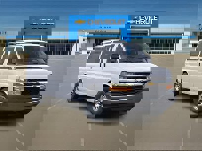 New 2025 Chevrolet Express 3500 LT w/ LT Preferred Equipment Group