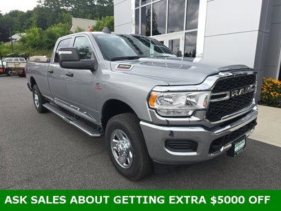 New 2024 RAM 3500 Tradesman w/ Chrome Appearance Group